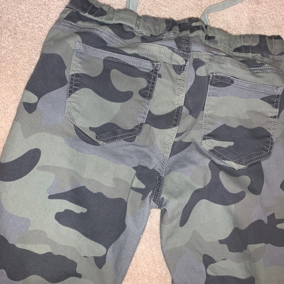 Camo Ripped Jeans Jogger Style - Picture 4 of 4